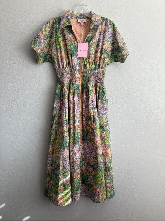 entro Dresses & Skirts - ❤️NEW entro Floral Zip-Front Midi Dress in Green and Orange